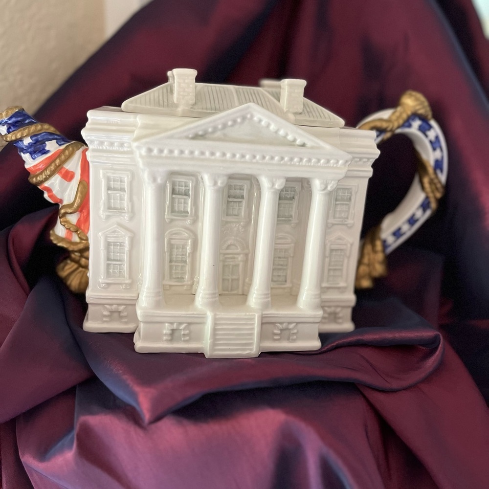 Fabulous White House Teapot Fitz and Floyd Collector’s Series Ltd.Edition